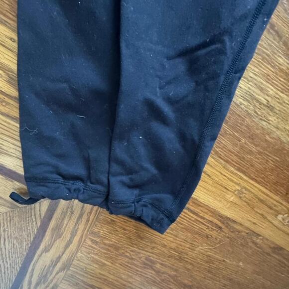 Lululemon hiking sweatpants with pockets. - Picture 3 of 4